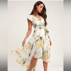 NWT Lulu’s “French Countryside” white and yellow floral dress